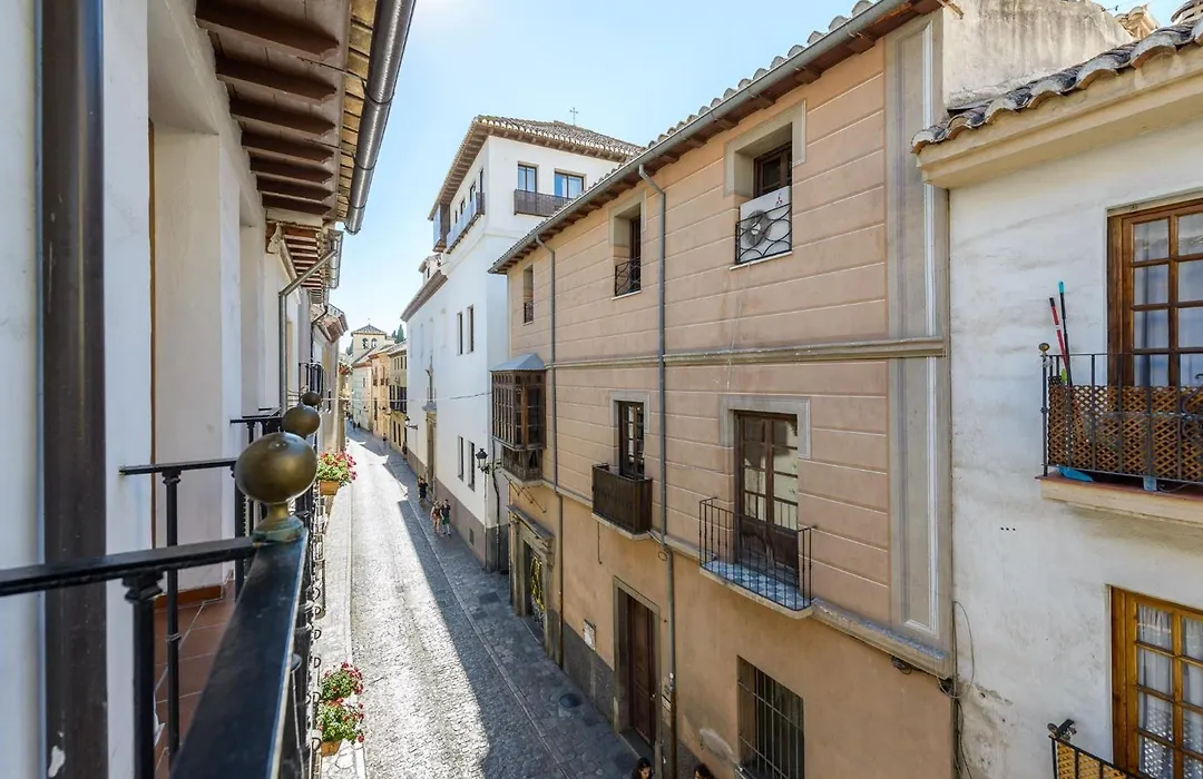 Chezmoihomes Alhambra-1